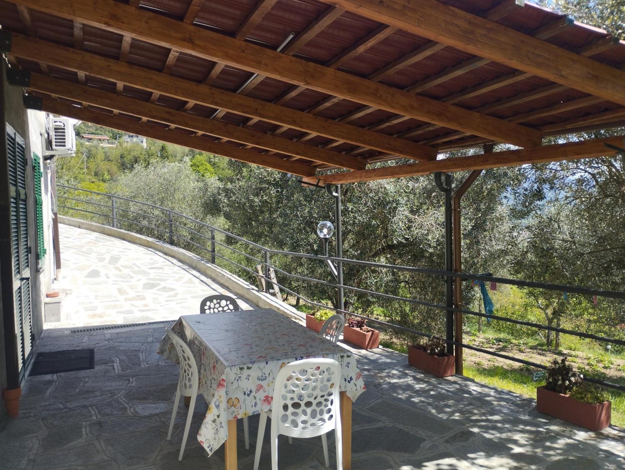 Villa Degli Ulivi Tivegna Exteriör bild